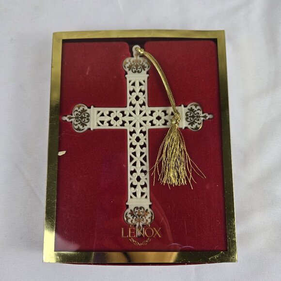 Lenox Cream and Gold Pierced Cross Ornament In Original Box - Picture 1 of 11
